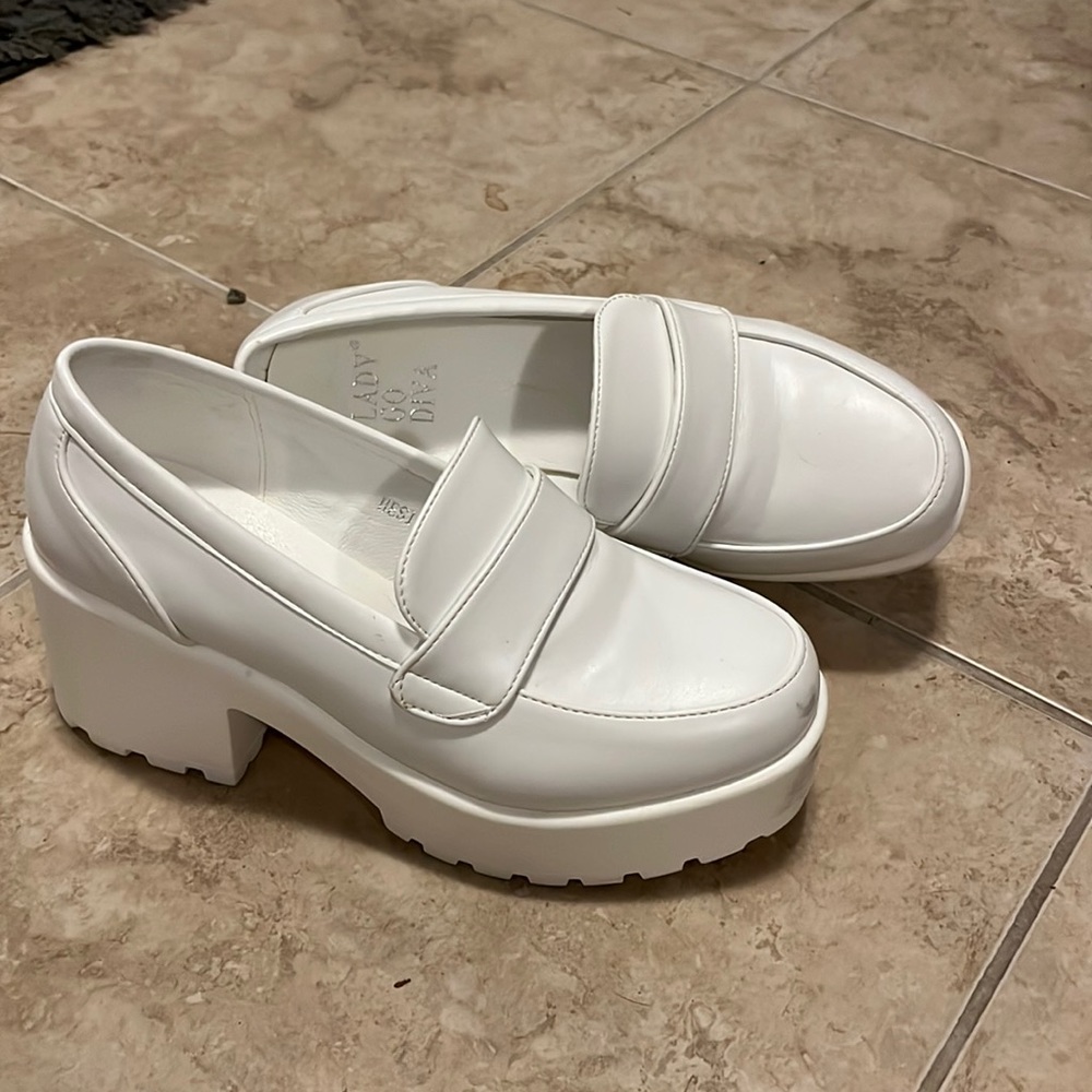 Heeled loafers